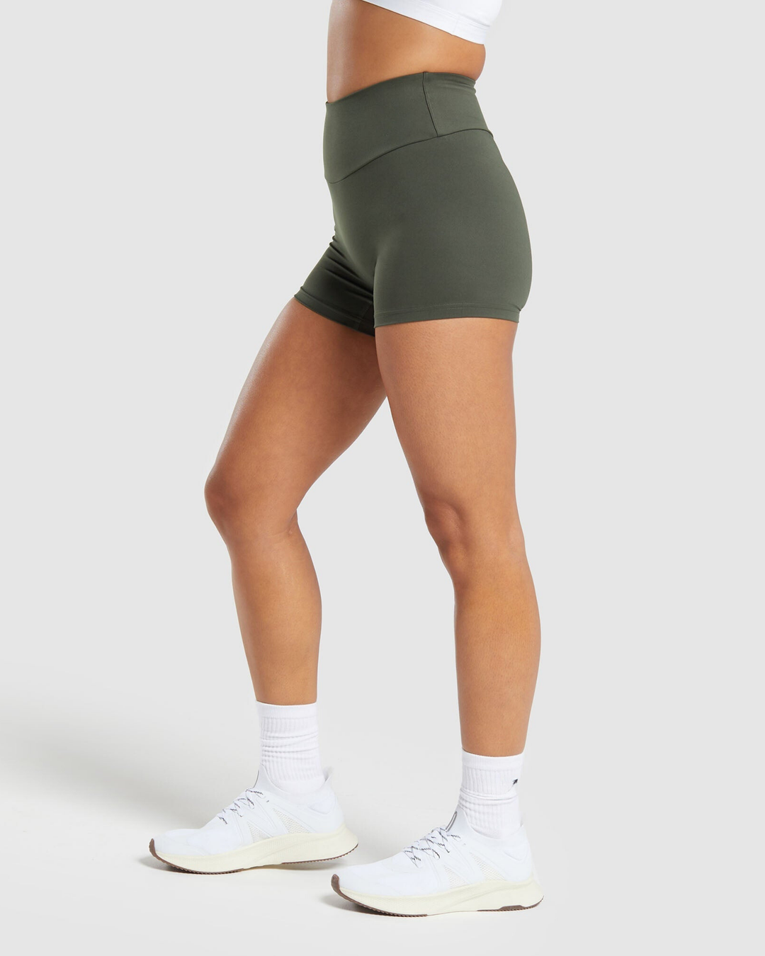 Cali training Shorts in olive Green