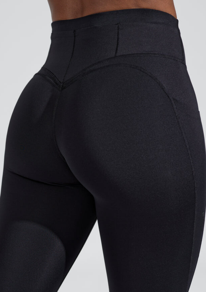 Aurora 4 Pocket Legging in Black