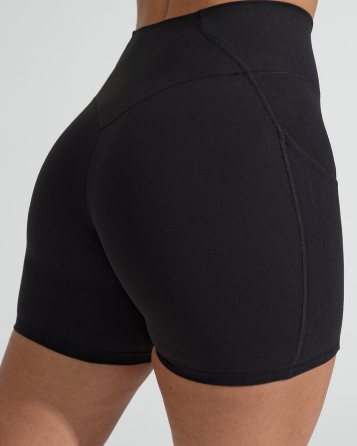 Hestia Pocket Short in Black