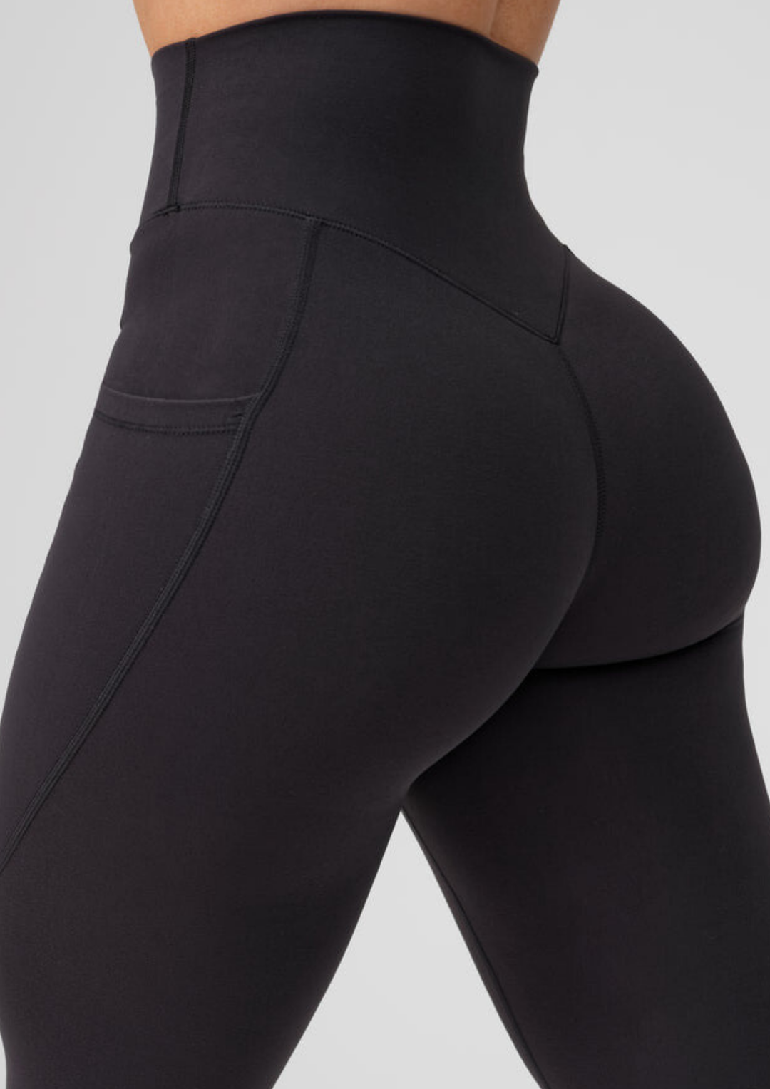 Violet Pocket Legging in Black